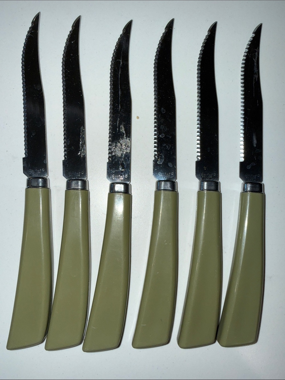 Quikut Serrated Steak Knives with Avocado Green Handles